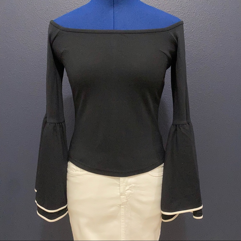 Venus black/white off shoulder bell sleeve top size XS